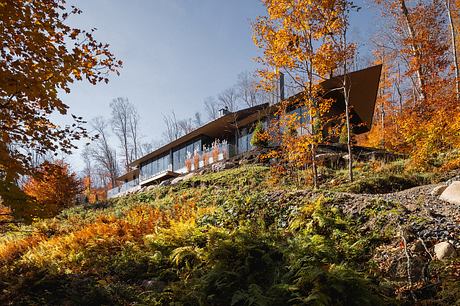 La Flèche Residence Reimagines Mountain Chalet with Timeless Elegance - 1