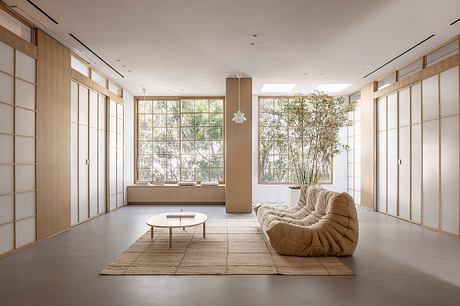 Minimalist Bauhaus by Tal Goldsmith Fish design studio - 1