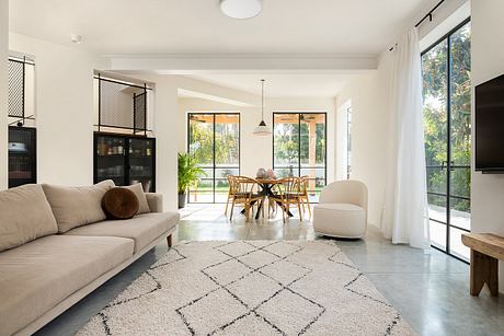 Elegant Simplicity by Liat Hadas - 2