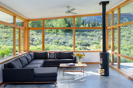 Logan Canyon Off-grid Cabin by CAST architecture - 2