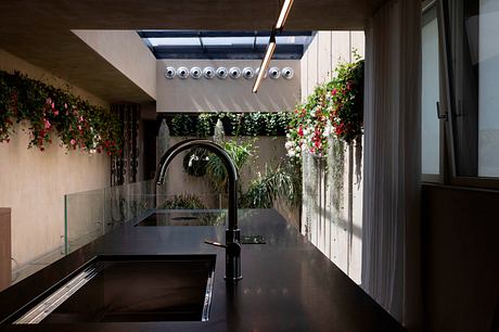 Palazzo MC by Corsaro Architetti - 2