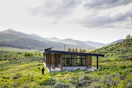 Logan Canyon Off-grid Cabin by CAST architecture - 4