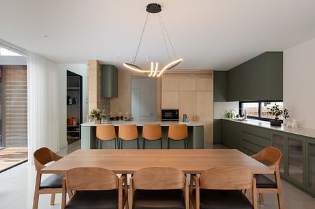 Mahogany House by R Architecture - 4