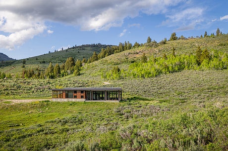 Logan Canyon Off-grid Cabin by CAST architecture - 5