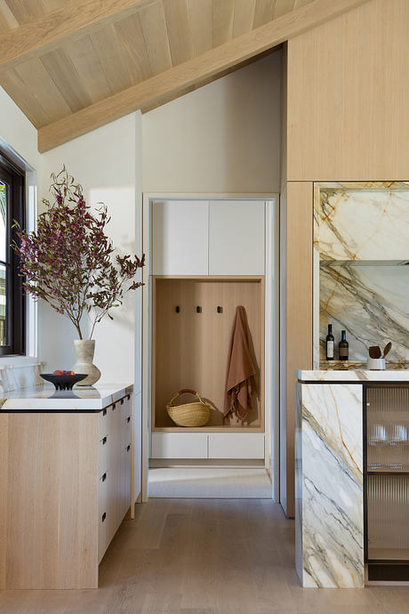 Materials Matter: Sophisticated Vishal in California’s Sublime Los Altos Hills - 4