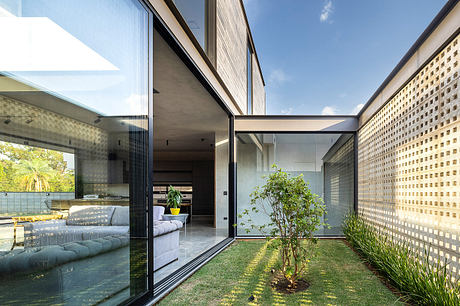 GV House by Taguá Arquitetura e Design - 7