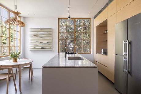Minimalist Bauhaus by Tal Goldsmith Fish design studio - 6