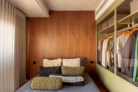 IW Apartment by ZALC Architecture - 9