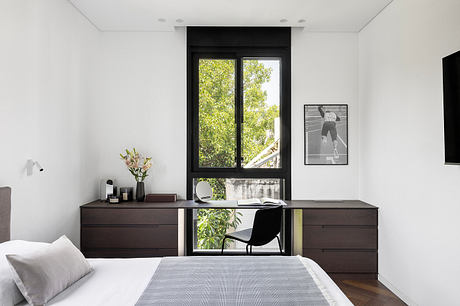 E Apartment by Maya Sheinberger - 9