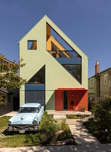 Fluevog House by MA+HG Architects - 10