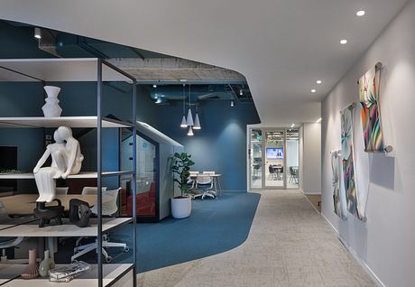 Confidential Company: Color-Driven Offices That Spark Bold Teamwork - 3