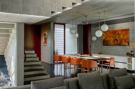 Trees Sliced Through Recasts Family Living Around Open Courtyards - 5