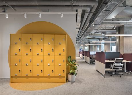 Confidential Company: Color-Driven Offices That Spark Bold Teamwork - 6