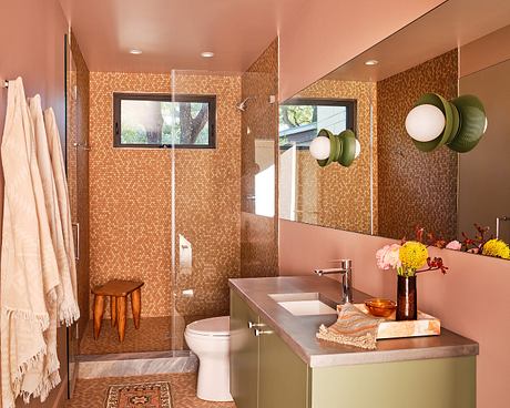 River Road Reorganizes a Ranch Home for Easy Flow and Southern Light - 8