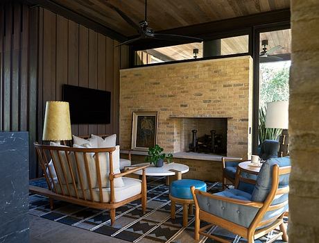 Oak Creek Court Reframes Family Life Around an Oak-Lined Creek Home - 9