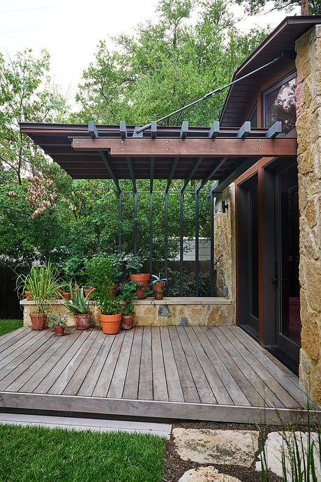 Foothill Terrace Reborn: A Sensitive Remodel in Austin’s Green Belt - 11