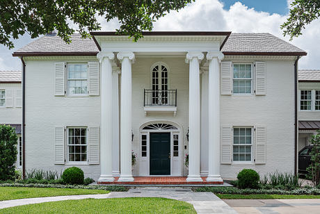 Pemberton Heights Pool House: Marble, Brass, And A Lively Party Mood - 10