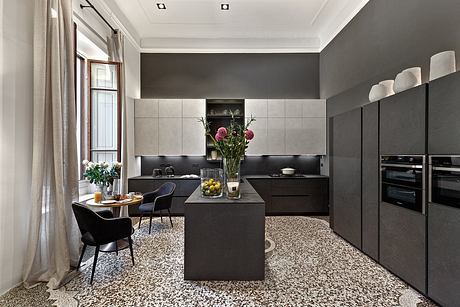 Apartment in the Center of Florence: Light, Quiet, and Heritage Within - 4