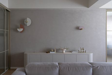 Fairy tale: Warm Minimalism for a Bucharest Work-From-Home Apartment - 5