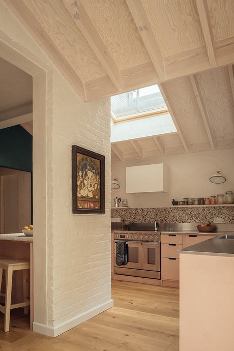 Twin Pitches: Deep Retrofit Turns an Edwardian House into a Home - 5