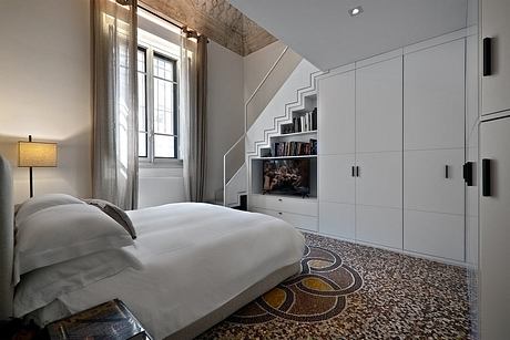 Apartment in the Center of Florence: Light, Quiet, and Heritage Within - 7