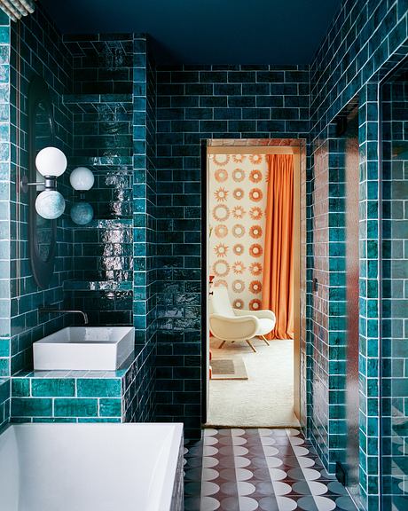 Dimitri: Radiant Rooms and Artful Layers for Lively Family Living - 10