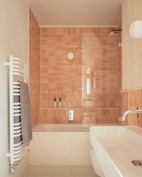 Twin Pitches: Deep Retrofit Turns an Edwardian House into a Home - 10