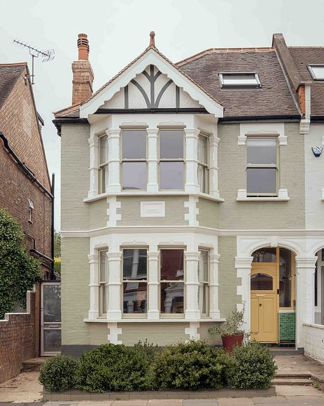 Twin Pitches: Deep Retrofit Turns an Edwardian House into a Home - 11