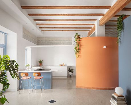 Casa patio casa patio – a Courtyard Home Reborn with Color - 1