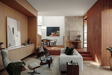 Courtyard + Connector Residence: Porch-To-Pool Living in Austin, Texas - 2