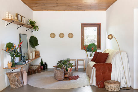 EL House Itajobi Finds Calm in Slate, Brick, and Sunlit Greens Beyond - 2