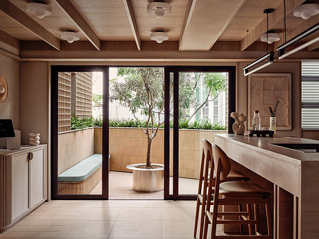 Ying’nFlo: A Youthful Guesthouse With Courtyard Life in Hong Kong - 4