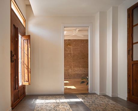 Philosopher’s House: Adaptive Reuse Revives a Valencia Townhouse Home - 6