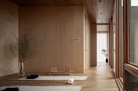 Whidbey Uparati: Light Timber Structure for a Meditative Retreat Home - 4