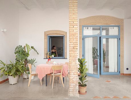 Casa patio casa patio – a Courtyard Home Reborn with Color - 5