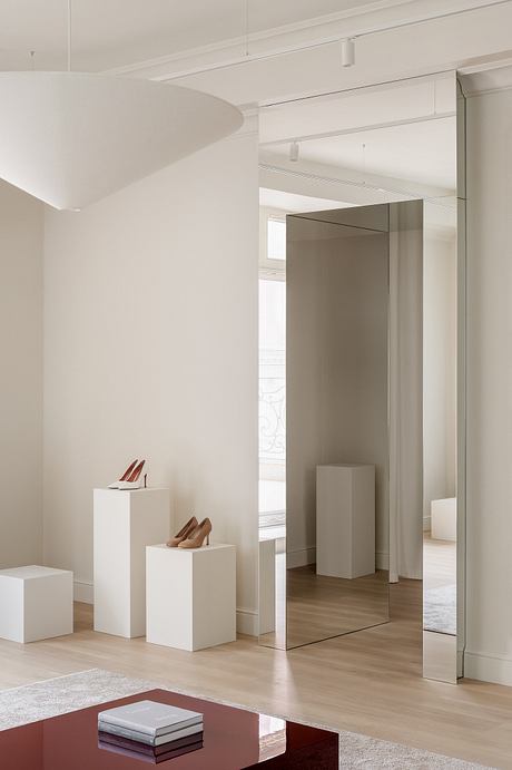 Marsala Showroom: Residential Warmth Shapes a Kyiv Footwear Boutique - 6