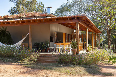 EL House Itajobi Finds Calm in Slate, Brick, and Sunlit Greens Beyond - 8