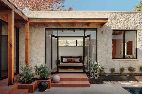 Courtyard + Connector Residence: Porch-To-Pool Living in Austin, Texas - 9