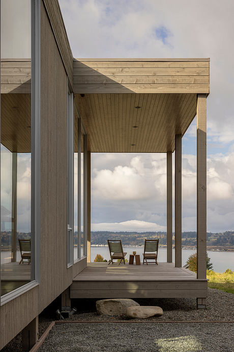 Whidbey Uparati: Light Timber Structure for a Meditative Retreat Home - 7