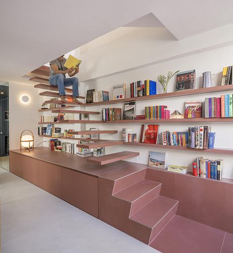 Casa Binôme: Reimagining a Madrid Duplex Around a Living Stair Core - 1