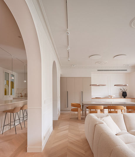 Long Flat — An Oak-Lined Barcelona Hideaway For Future Retirement - 2