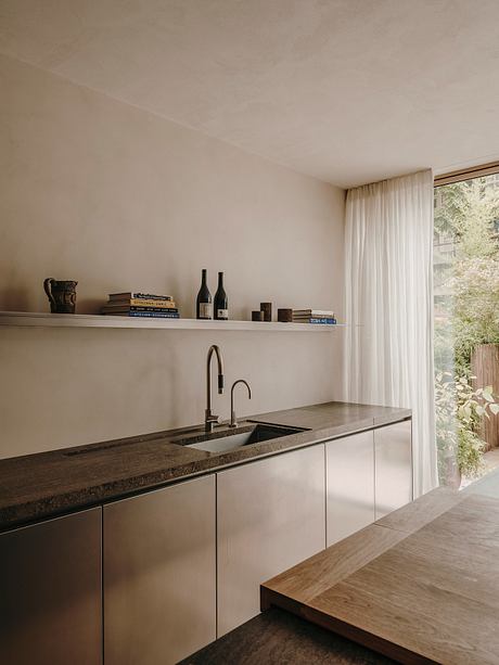 Loui Paris: Quiet Minimal House for a Discreet Creative Family Retreat - 4