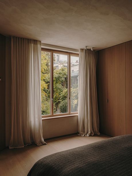 Loui Paris: Quiet Minimal House for a Discreet Creative Family Retreat - 6