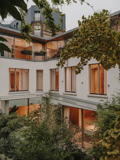 Loui Paris: Quiet Minimal House for a Discreet Creative Family Retreat - 9