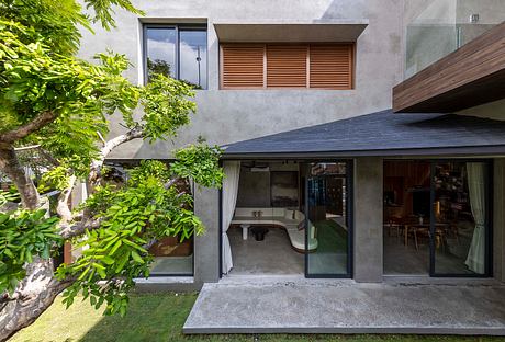 Phan Rang House – Hidden yard: Concrete Refuge For Coastal Heat Living - 9
