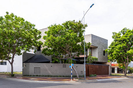 Phan Rang House – Hidden yard: Concrete Refuge For Coastal Heat Living - 10