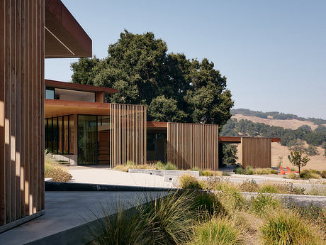 Meadow House Reveals a Korean-Inflected Home for a Californian Meadow - 1