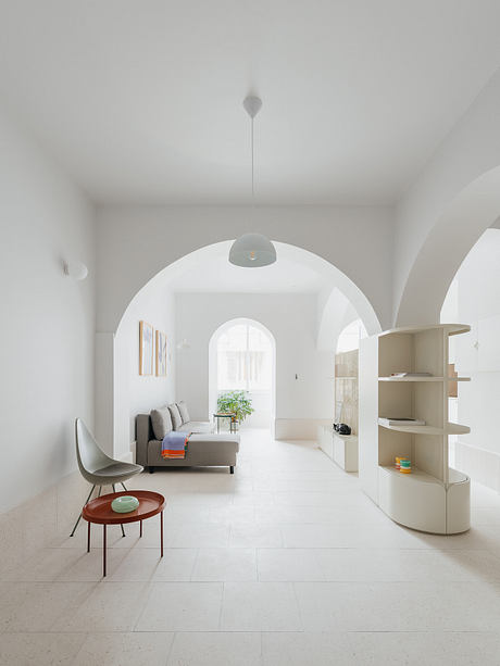 Barão Sabrosa Apartment: Filled Lisbon Retreat Under Historic Arches - 2