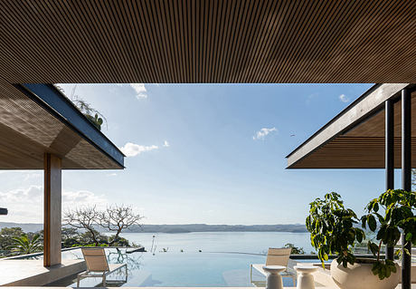 Casa Enoki — Contemporary Cliffside Retreat Tuned to Dry Tropical Forest - 4