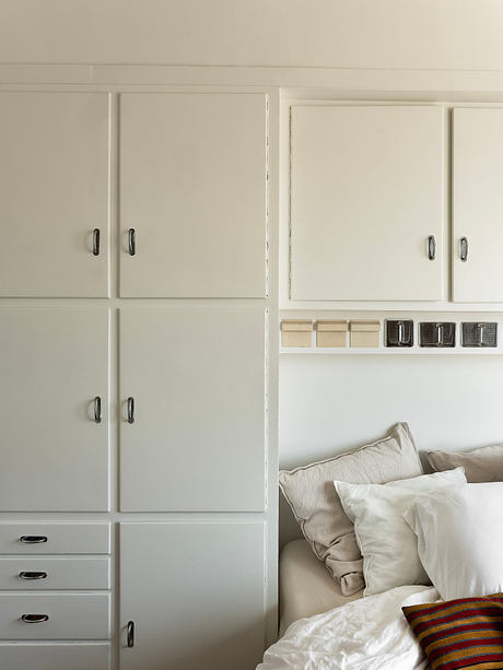 Vorst: Triangular Top-Floor Apartment - 6